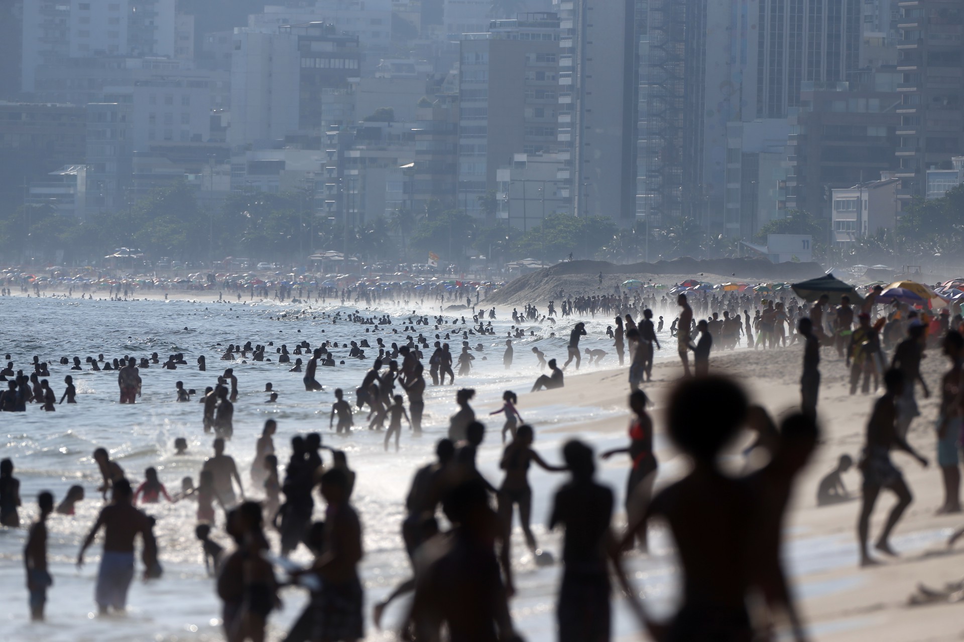 Praia de Ipanema nesta segunda-feira - Daniel Castelo Branco