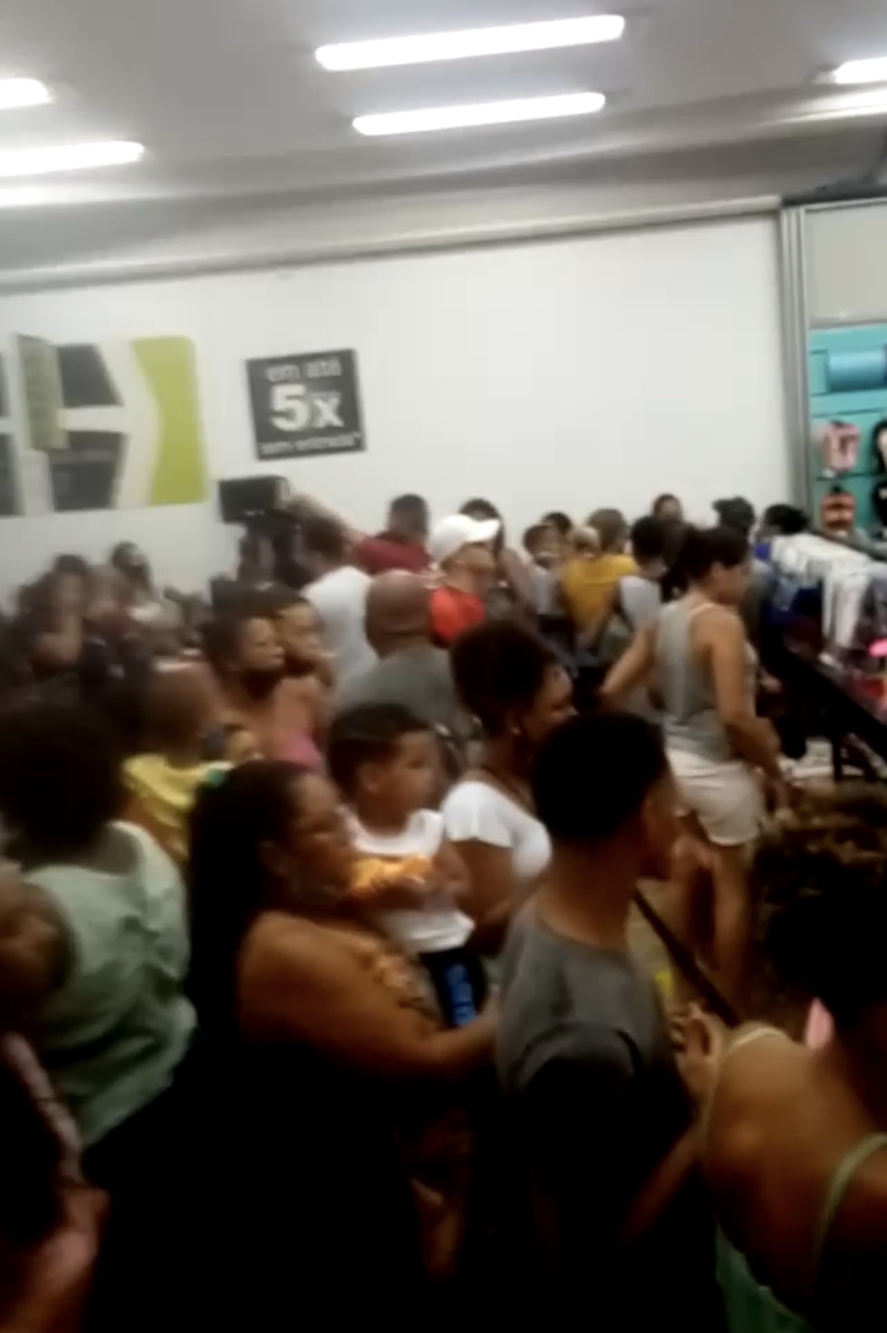 Pânico no Calçadão de Duque de Caxias - Reprodução