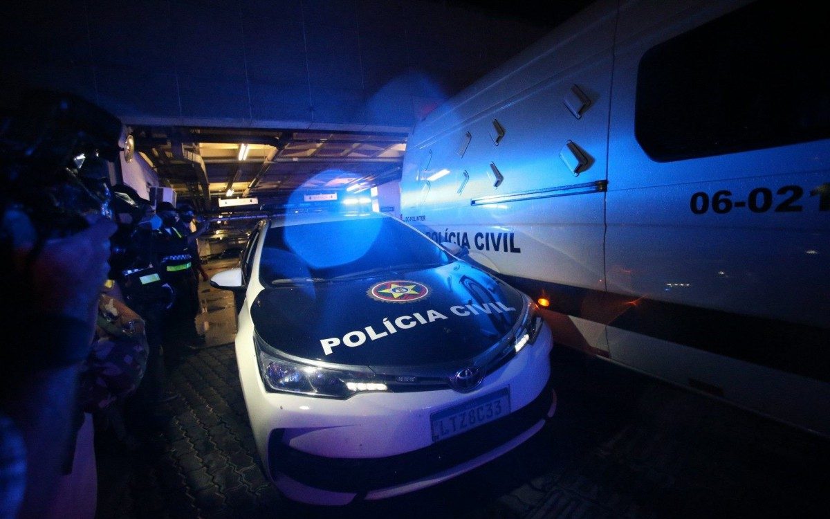 Prefeito Marcelo Crivella deixando o Tribunal de Justi&ccedil;a ap&oacute;s audi&ecirc;ncia de cust&oacute;dia - Daniel Castelo Branco / Ag&ecirc;ncia O DIA