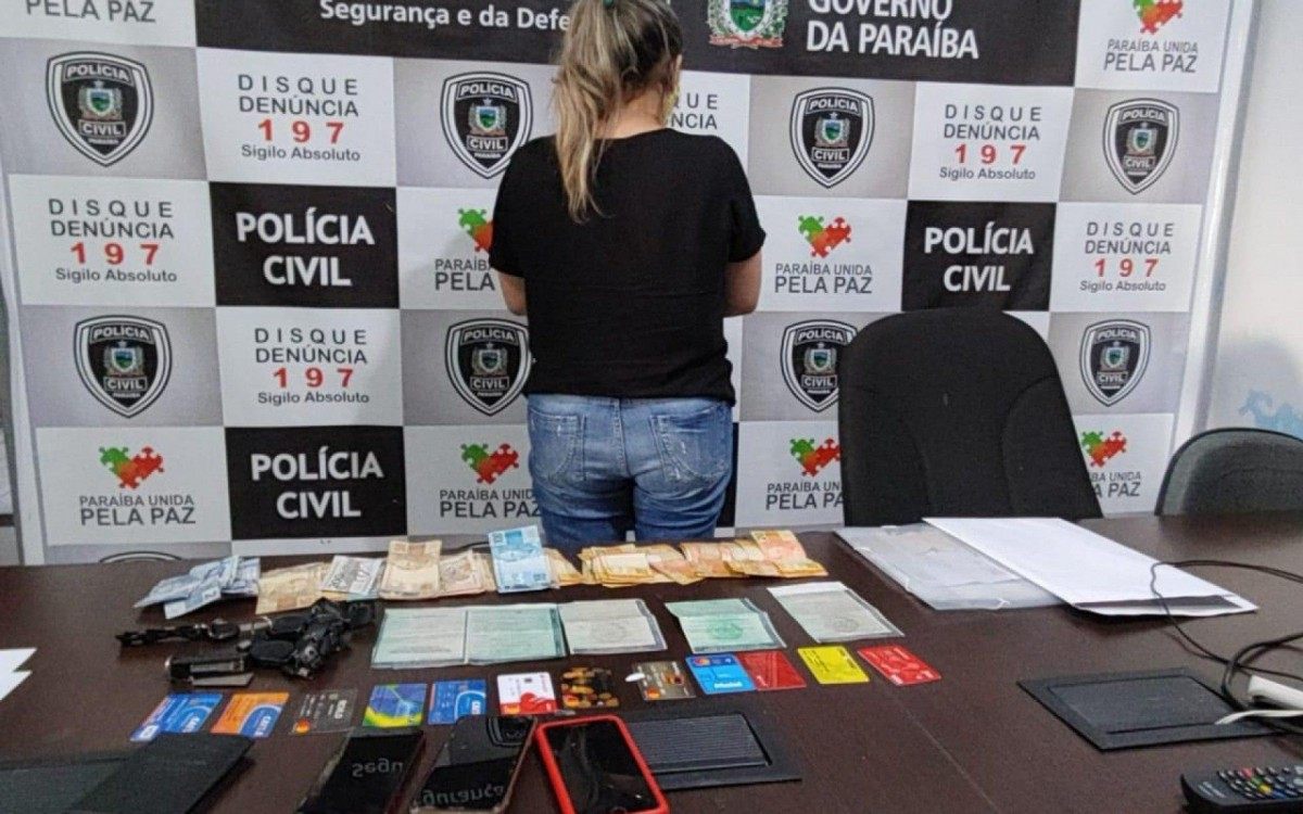 Mulher acusada de furtar residências de luxo na Barra da Tijuca é presa - Divulgação/Polícia Civil