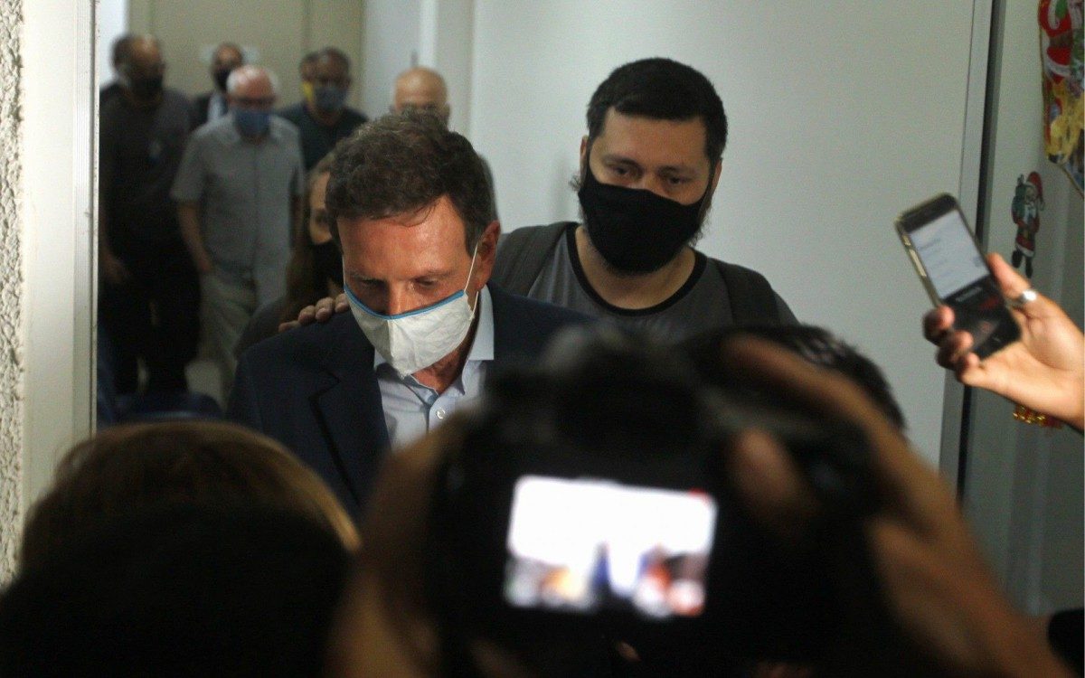 Prefeito do Rio, Marcelo Crivella Ã© preso. Na foto, Crivella deixa a Cidade da PolÃ­cia - Estefan Radovicz 