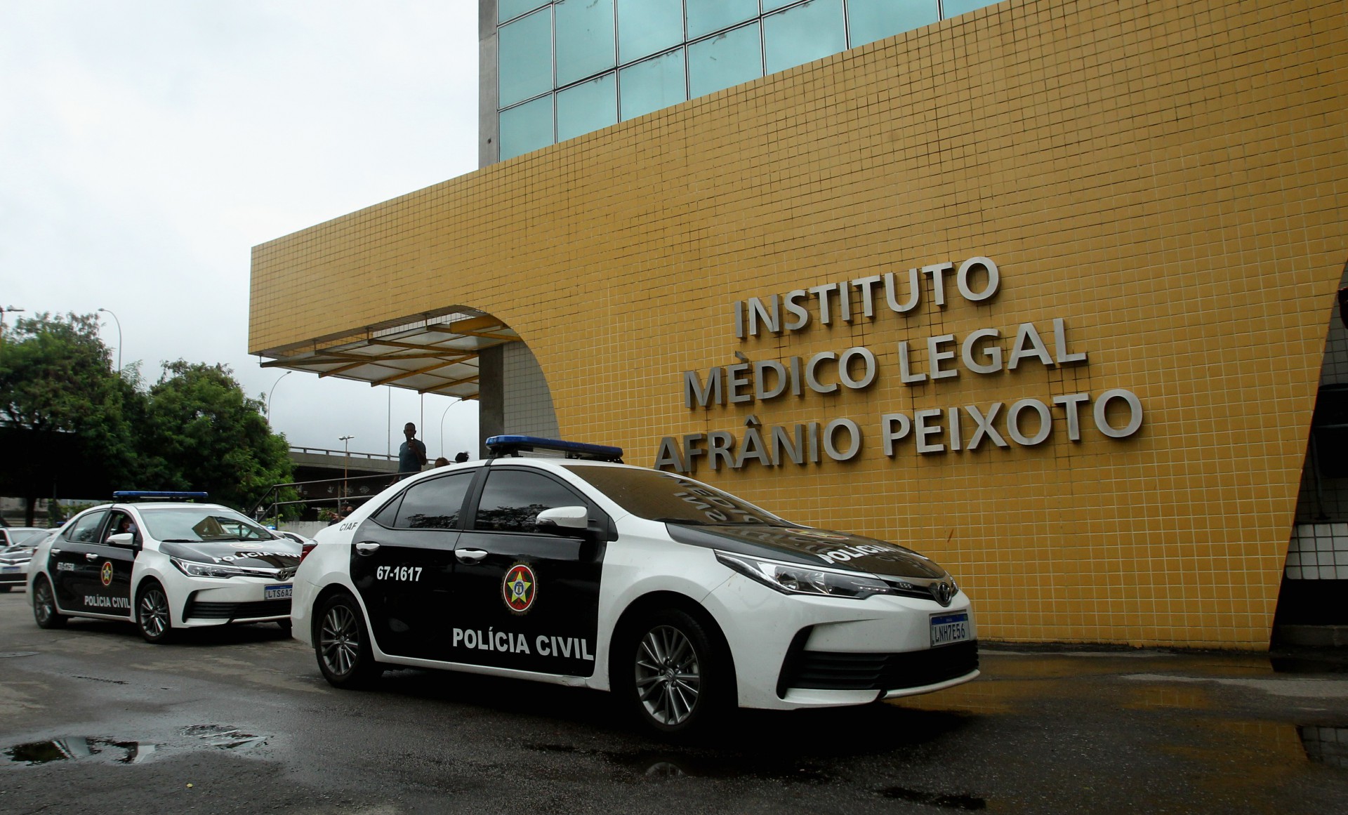 Prefeito do Rio, Marcelo Crivella é preso.Na foto, o carro com Crivella, deixa o IML. - Estefan Radovicz / Agencia O Dia