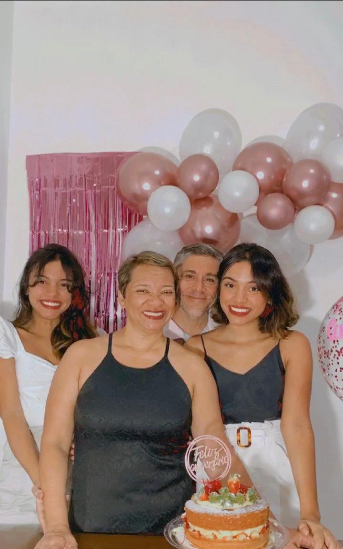 Da esquerda para a direita: Bruna Monteiro Sant’Ana Felix, Reni Monteiro Sant’Ana Felix, Itamar Felix Pereira e Beatriz Monteiro Sant’Ana Felix - Arquivo Pessoal