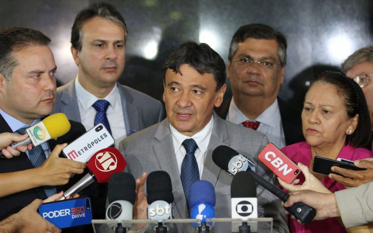 Ao lado de outros governadores, Dias cobrou, em audi&ecirc;ncia p&uacute;blica remota promovida pela Comiss&atilde;o Tempor&aacute;ria Covid-19 no Senado, que o Minist&eacute;rio da Sa&uacute;de volte a custear os leitos de UTI usados no tratamento de pacientes com a doen&ccedil;a