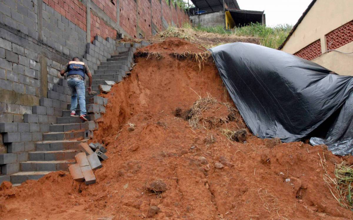Prefeitura atua no município de Magé após fortes chuvas 