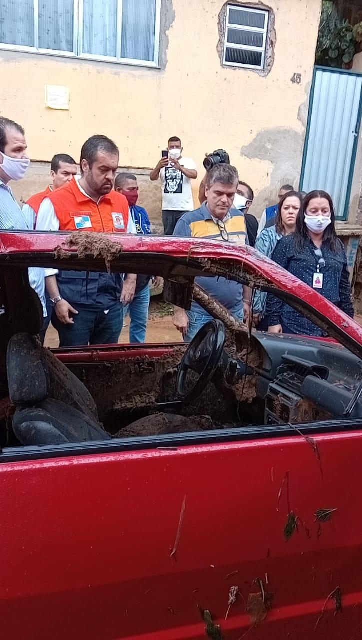 Claudio Castro e Washington Reis percorrem Xerém