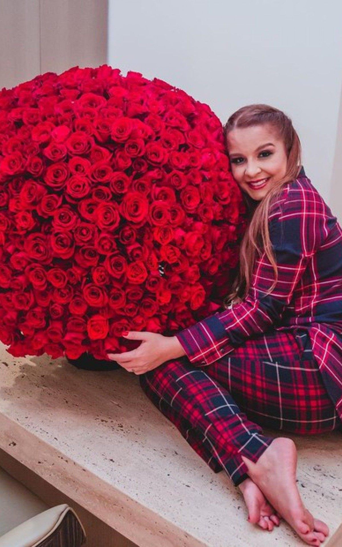 Maiara recebe buquê de Natal de Fernando Zor - Reprodução / Instagram