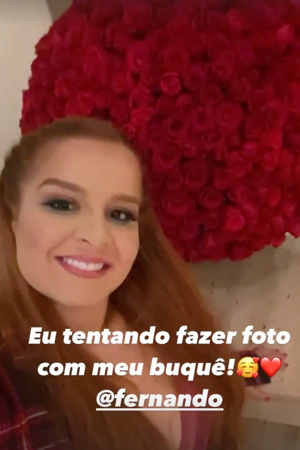 Maiara recebe buquê de Natal de Fernando Zor - Reprodução / Instagram