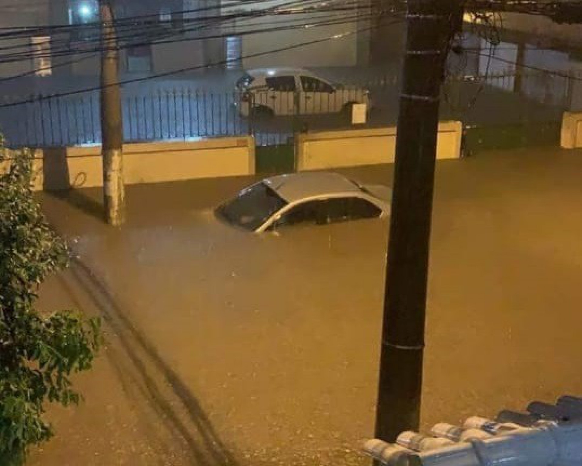 Com alagamento e queda de encosta, SG entra em est&aacute;gio de alerta