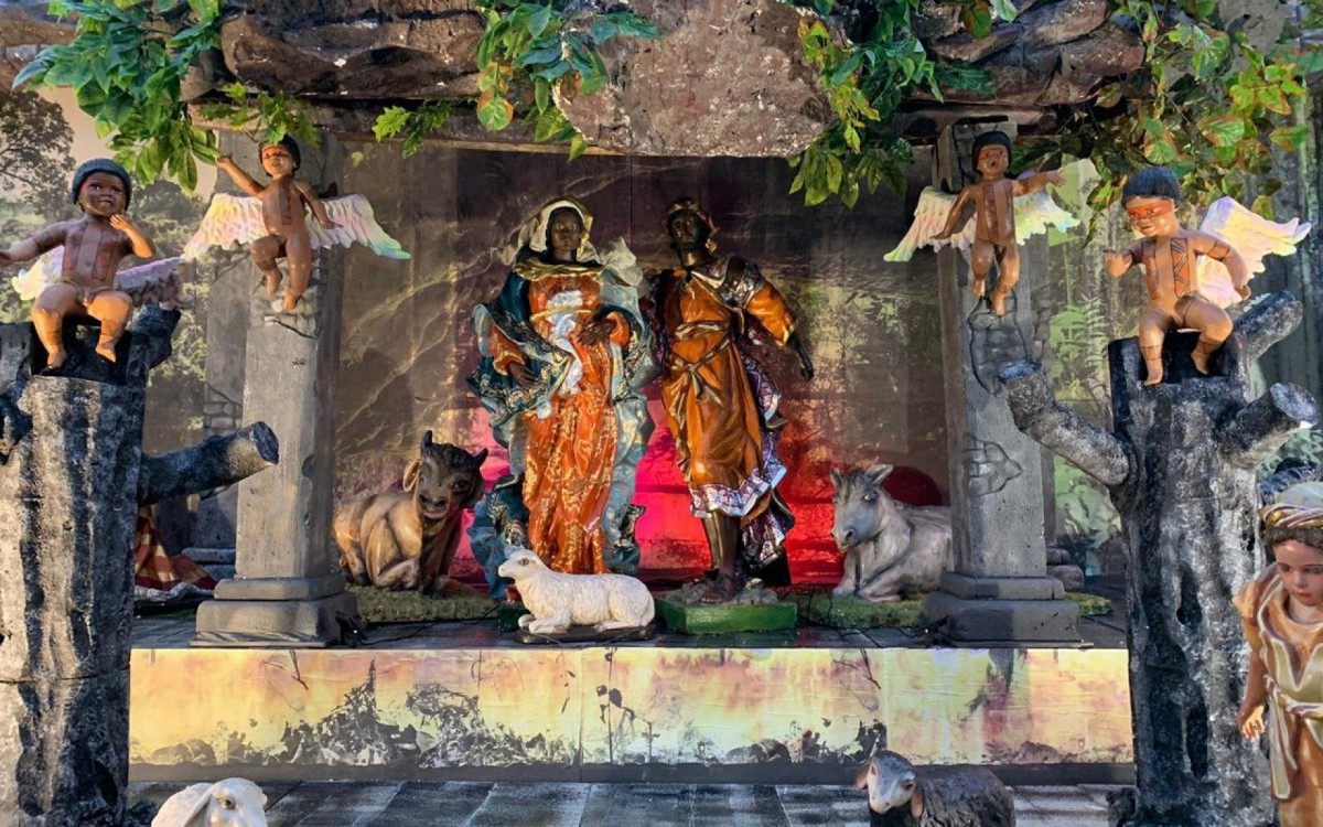 Pres&eacute;pio montado Pra&ccedil;a Nossa Senhora da Gl&oacute;ria sofre com constantes furtos. Padre avisa que, se nada mudar no ano que vem, levar&aacute; montagem para Minas Gerais - Divulgação