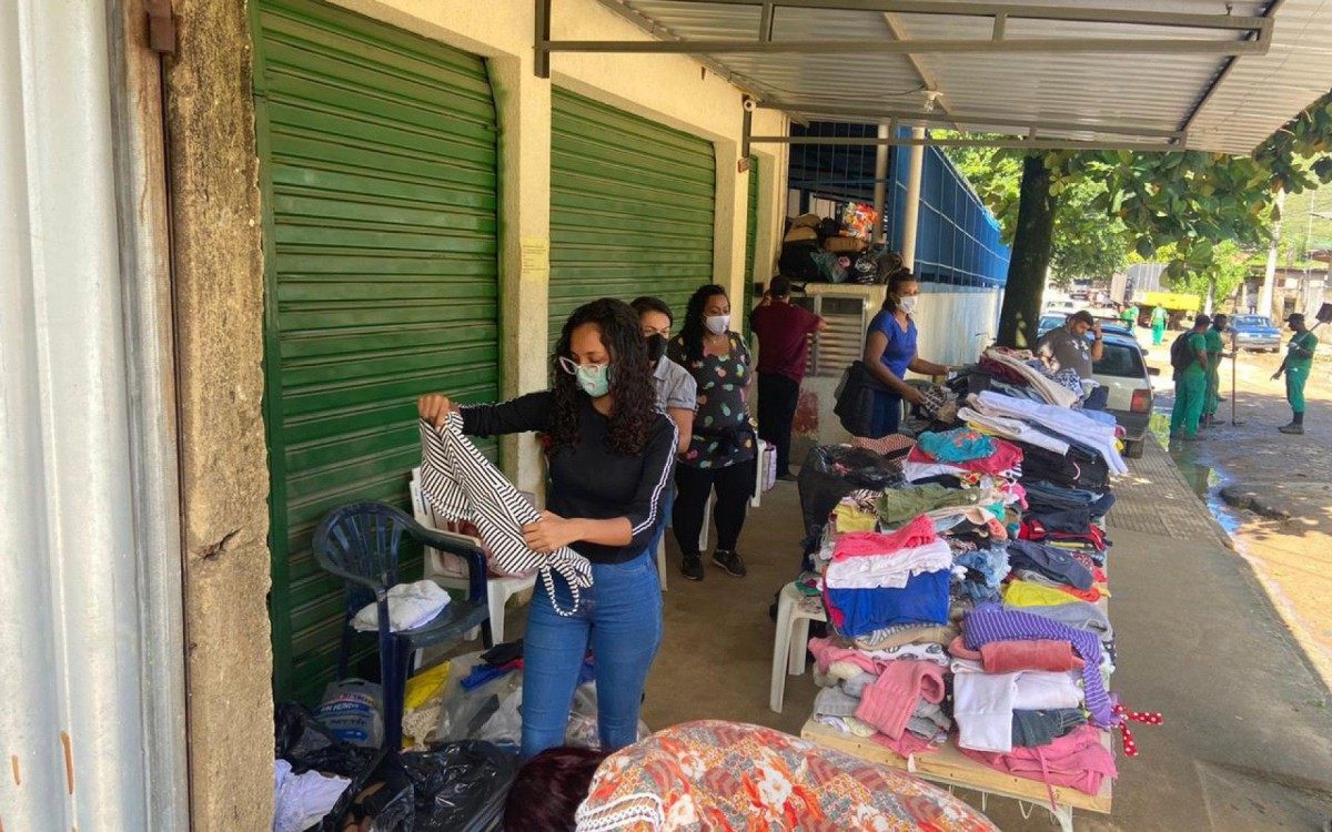 Duque de Caxias abriu mais um ponto de apoio para atender fam&iacute;lias afetadas pelas chuvas - Divulga&ccedil;&atilde;o