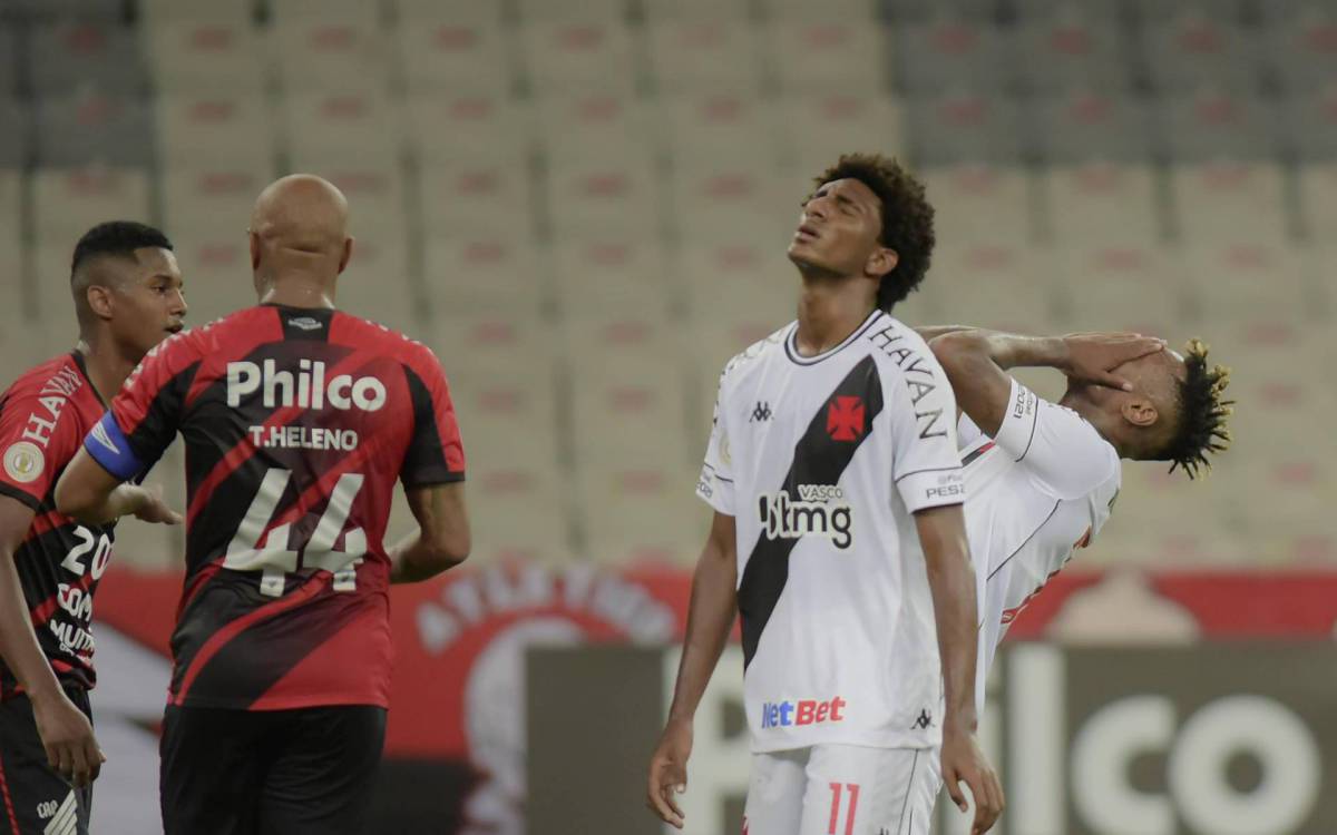 Talles Magno e Gustavo Torres: desolação na derrota vascaína - REINALDO REGINATO/FUTURA PRESS/ESTADÃO CONTEÚDO