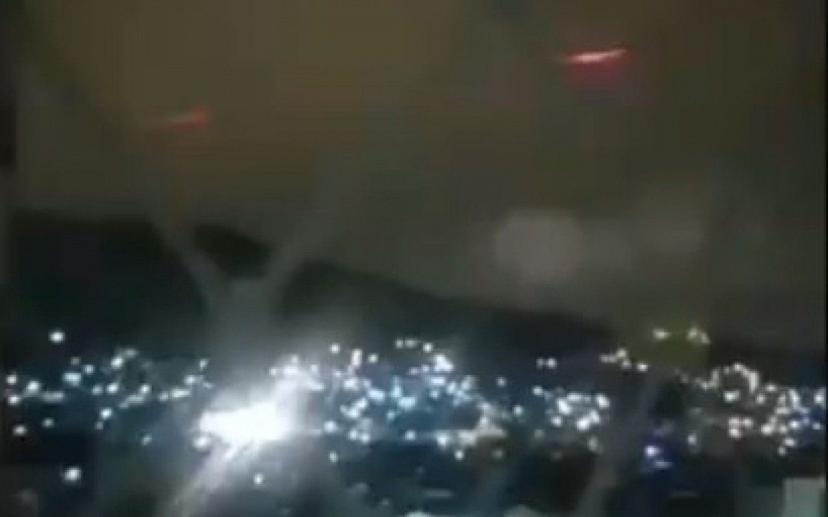 Intenso tiroteio assusta moradores do Morro da Serrinha - Reprodução Twitter