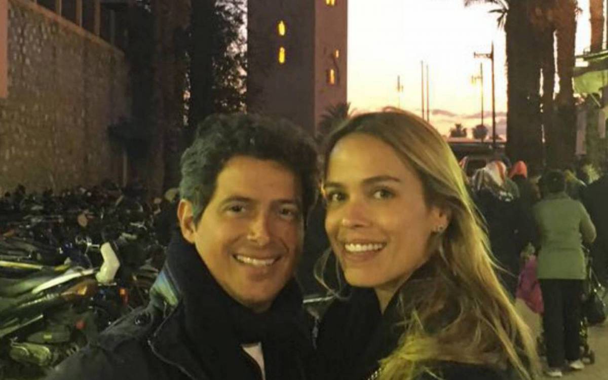 Ligia Mendes e o marido vão virar o ano em Trancoso, na Bahia