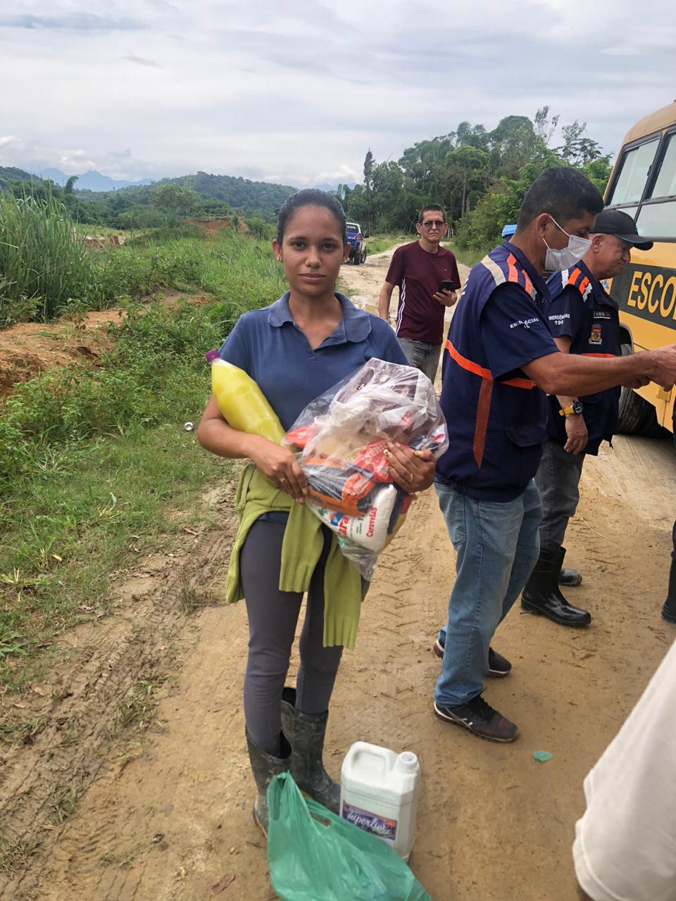 Prefeitura de Duque de Caxias leva ajuda humanitária para famílias afetadas pelas chuvas