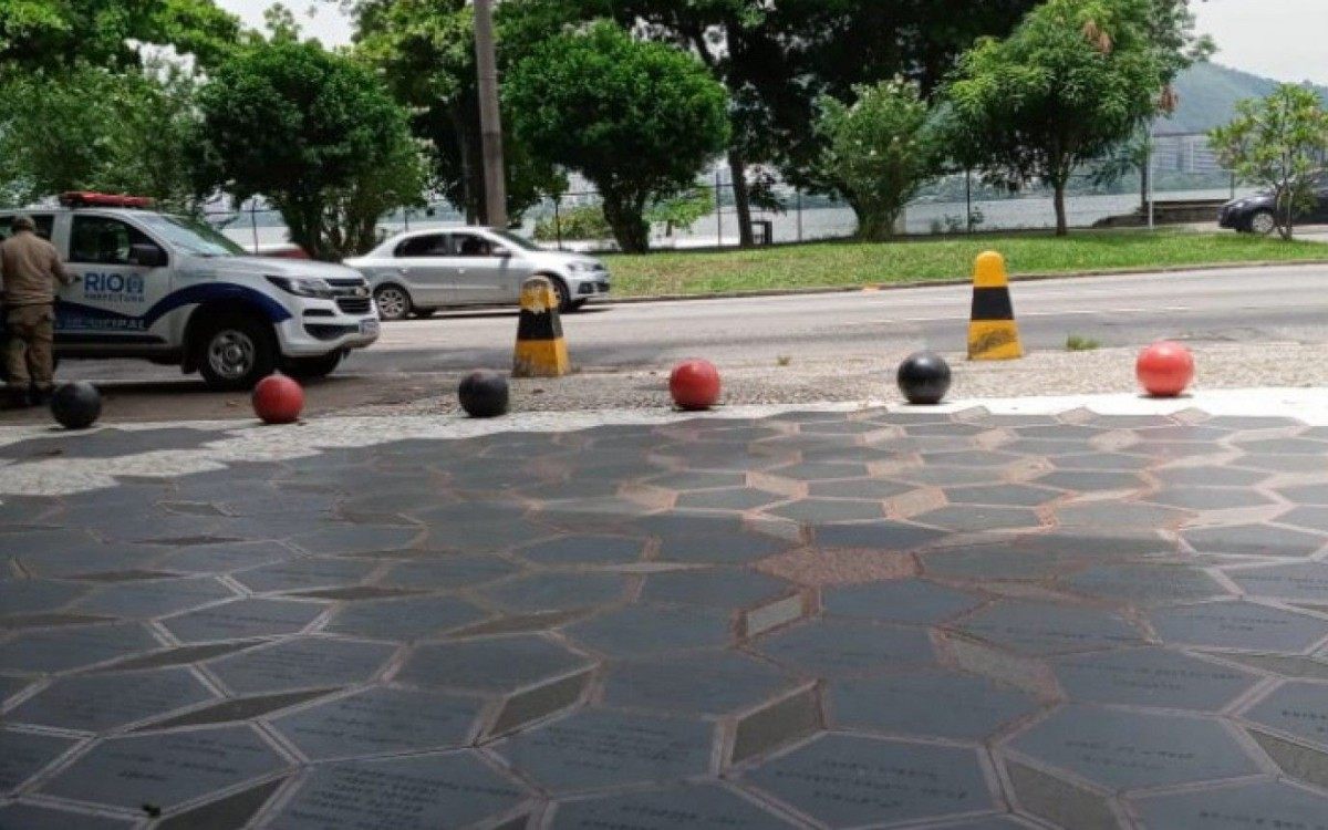 Agentes da Vigilância Sanitária foram à Gávea nesta quarta-feira para uma ação de rotina