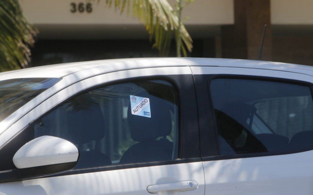 Veículo é autuado em Ipanema, na Zona Sul do Rio