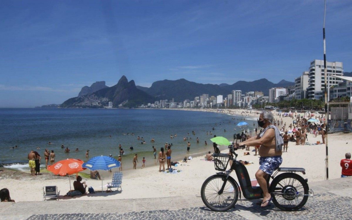 Praias do Rio às vésperas do Ano Novo
