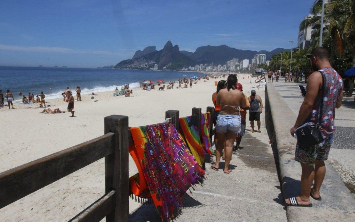 Movimentação na orla do Rio na véspera do Réveillon