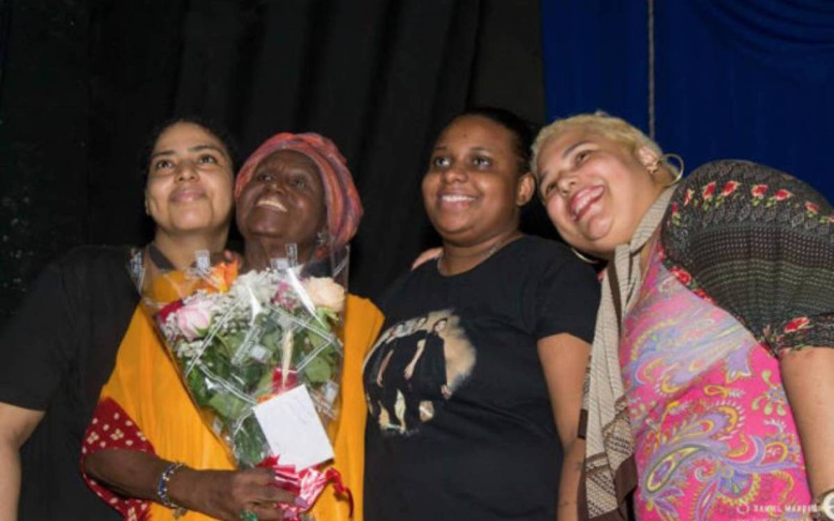 Marina Miranda com as três filhas