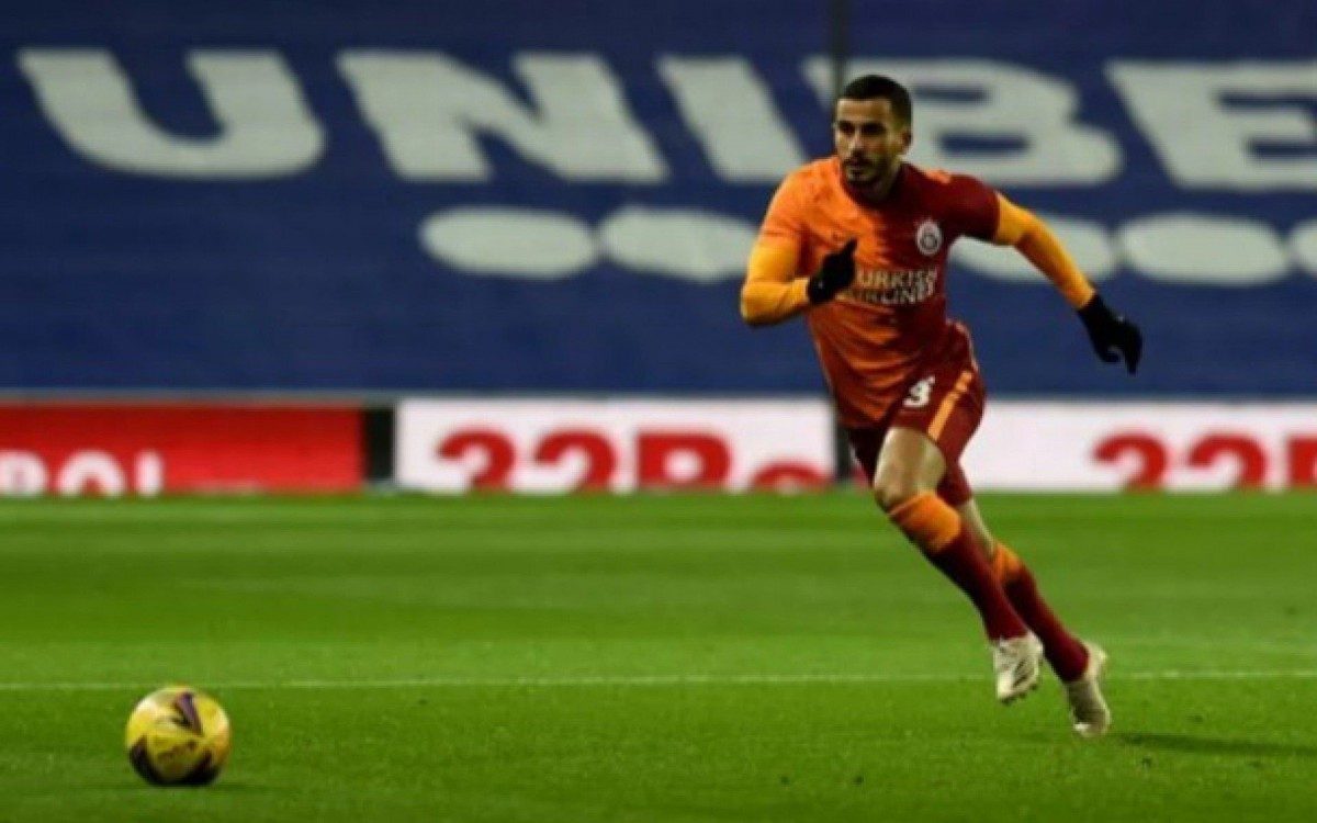 Durante virada do ano, jogador sofre acidente com fogos e acaba internado com ferimentos nos olhos