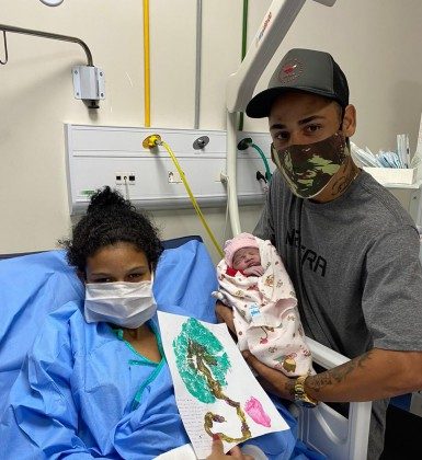 Primeiro bebê de 2021 na Maternidade de Santa Cruz da Serra é uma menina