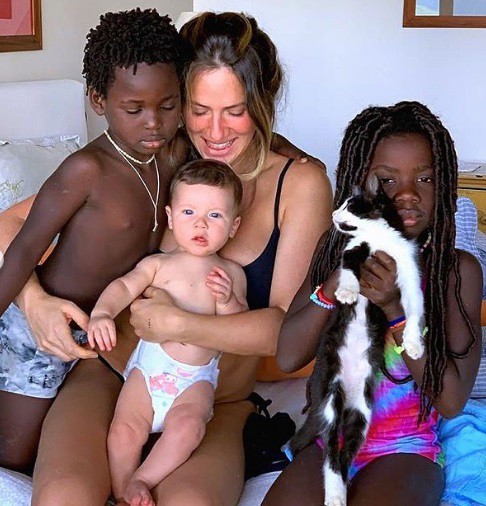 Giovanna Ewbank e os filhos - reprodução do instagram