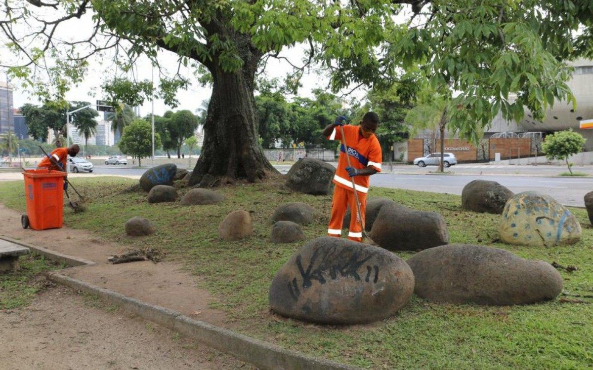 Comlurb inicia operação integrada de serviços em sete pontos da cidade