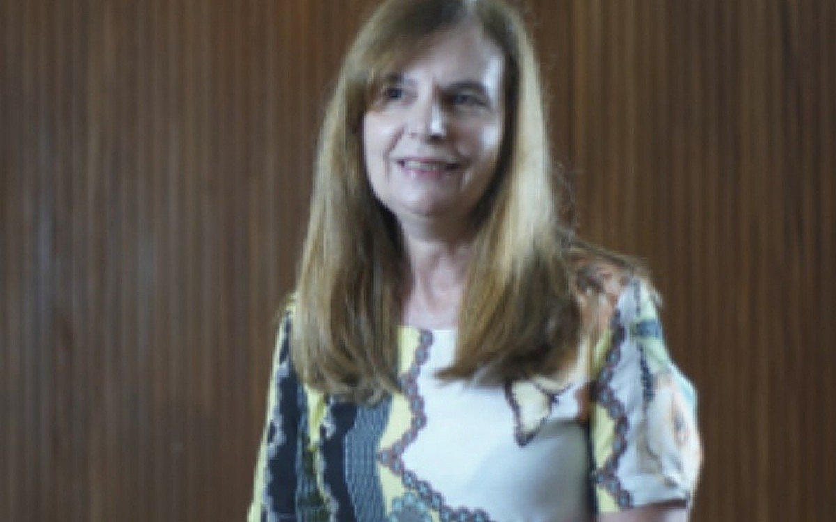 Eliana de Fátima Mafort Lopes