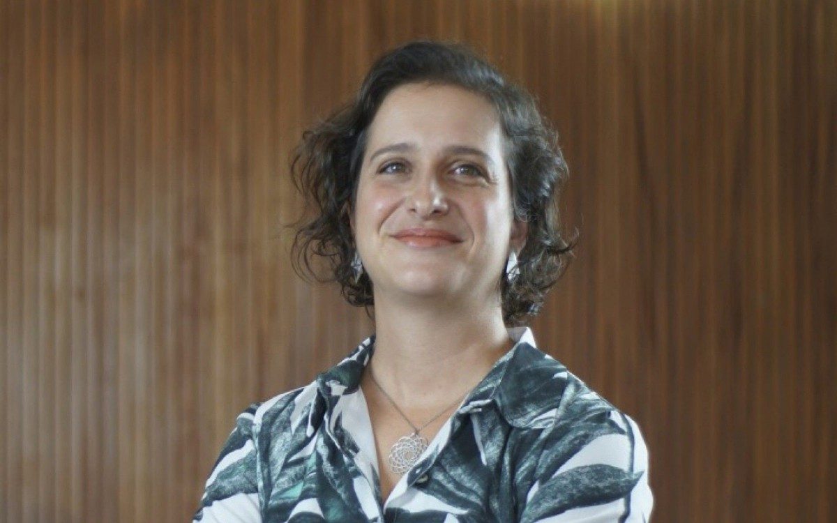 Vivian Alves de Assis