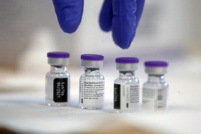 Ministério da Saúde e Pfizer assinam contrato para compra de mais 100 milhões de vacinas contra Covid-19