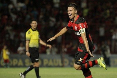 Ex-zagueiro perde ação em que acusava o Flamengo de erro em lesão que o aposentou precocemente