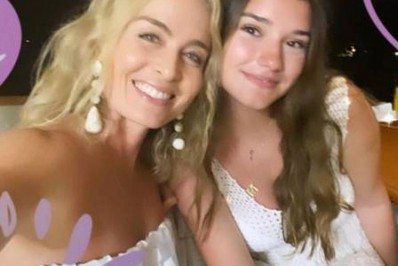 Angélica posa de rostinho colado com a nora: 'Gata'