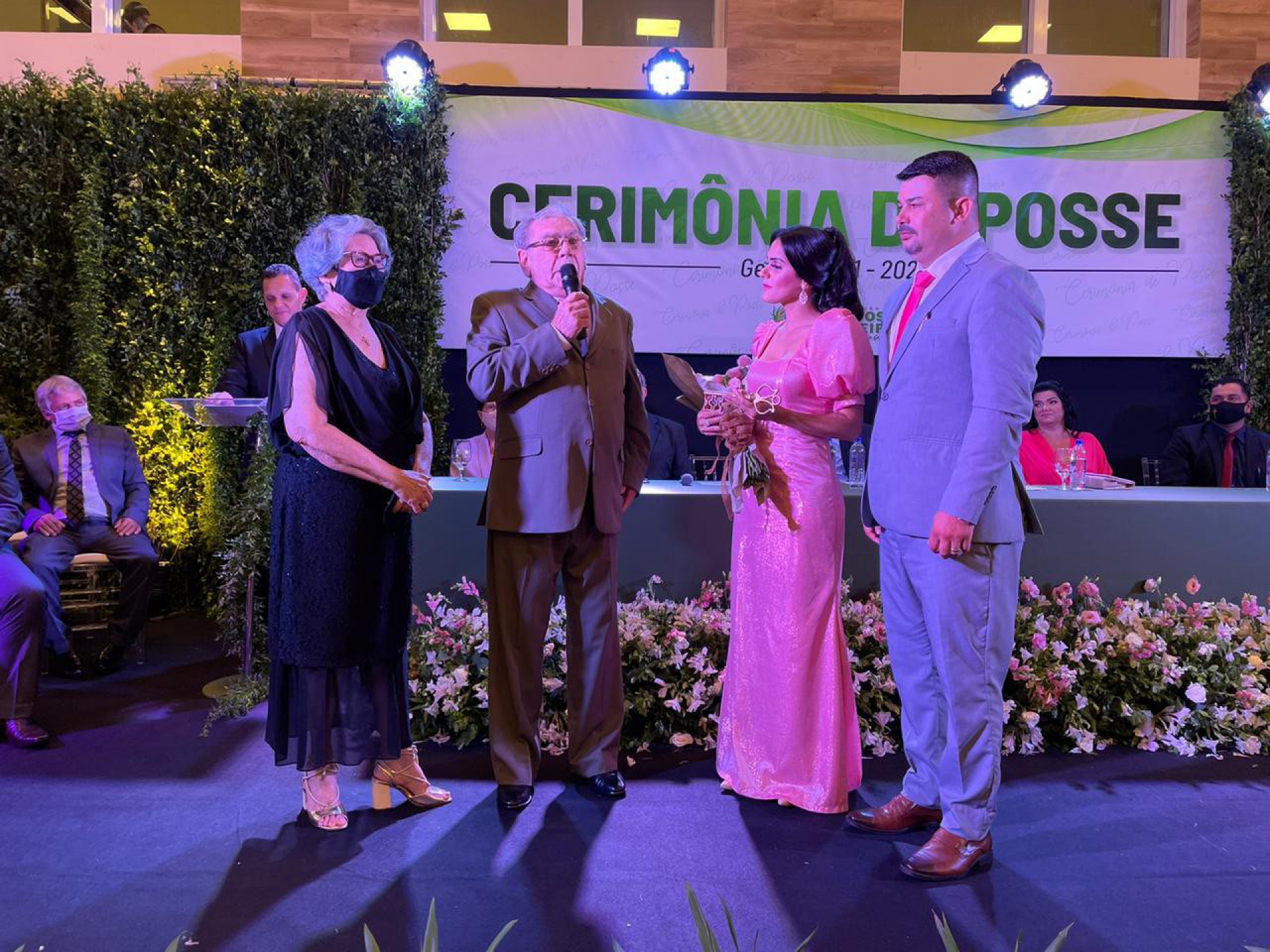 Prefeita, vide e vereadores de Cardoso Moreira tomam posse. - Divulga&ccedil;&atilde;o