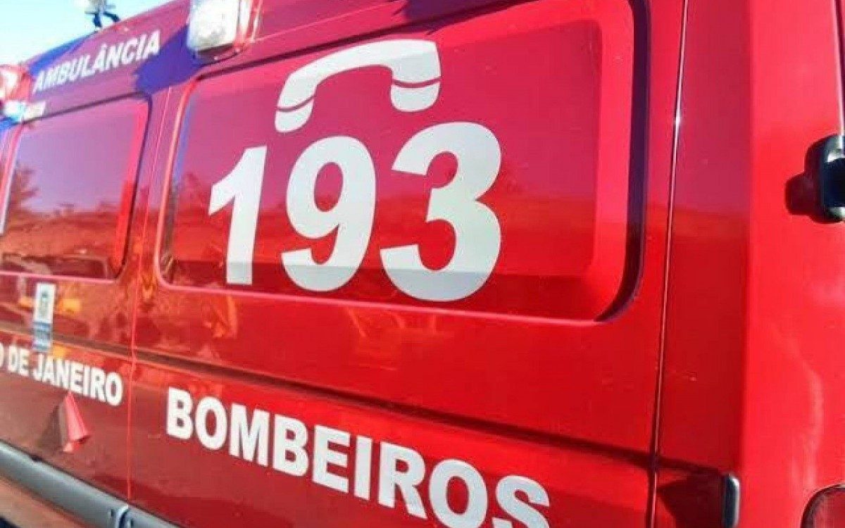 Mulher é socorrida pelos Bombeiros mais não resiste ao ferimentos na cabeça e morre - Foto: Carlos Alberto