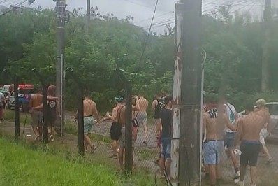 Polícia Militar e Seop desarticulam festa de música eletrônica em Ilha de Guaratiba