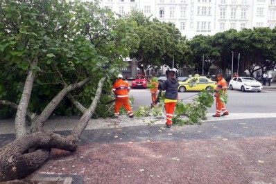 Defesa Civil municipal recebeu mais de 50 chamados por causa do temporal