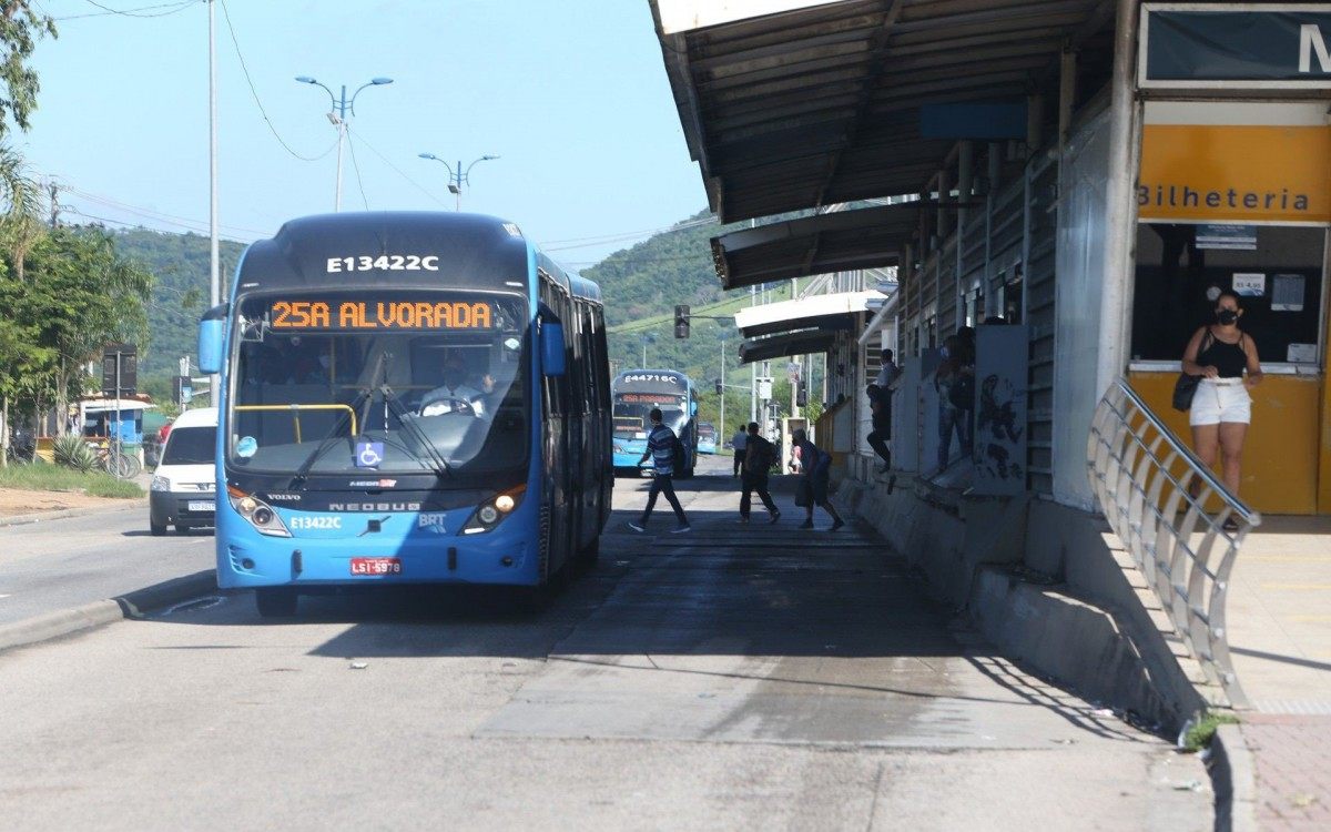 Fiscais da SMTR fizeram vistorias em 136 esta&ccedil;&otilde;es de BRT e nas garagens dos &ocirc;nibus articulados - Daniel Castelo Branco