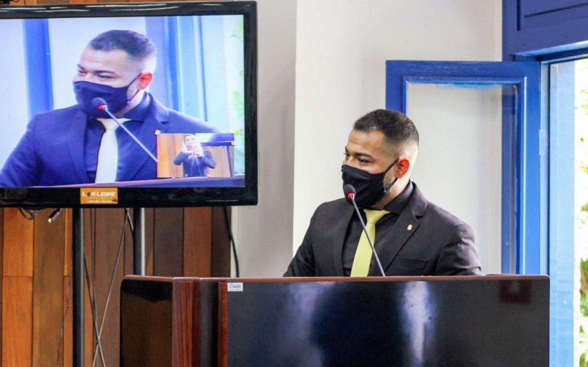 Vereador Davi Souza é empossado e escolhido Líder do Governo na Câmara de Cabo Frio  - Davi Souza 