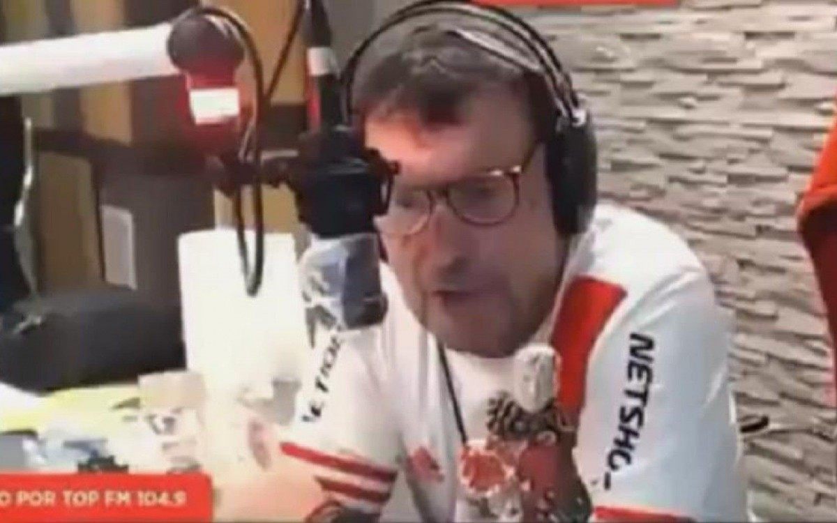 Narrador Costa Febre chamou jogador do Boca de macaco - Reprodução