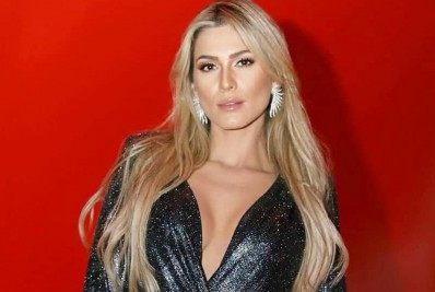 Lívia Andrade responde comentário de fã e seguidores apontam indireta para Pétala Barreiros