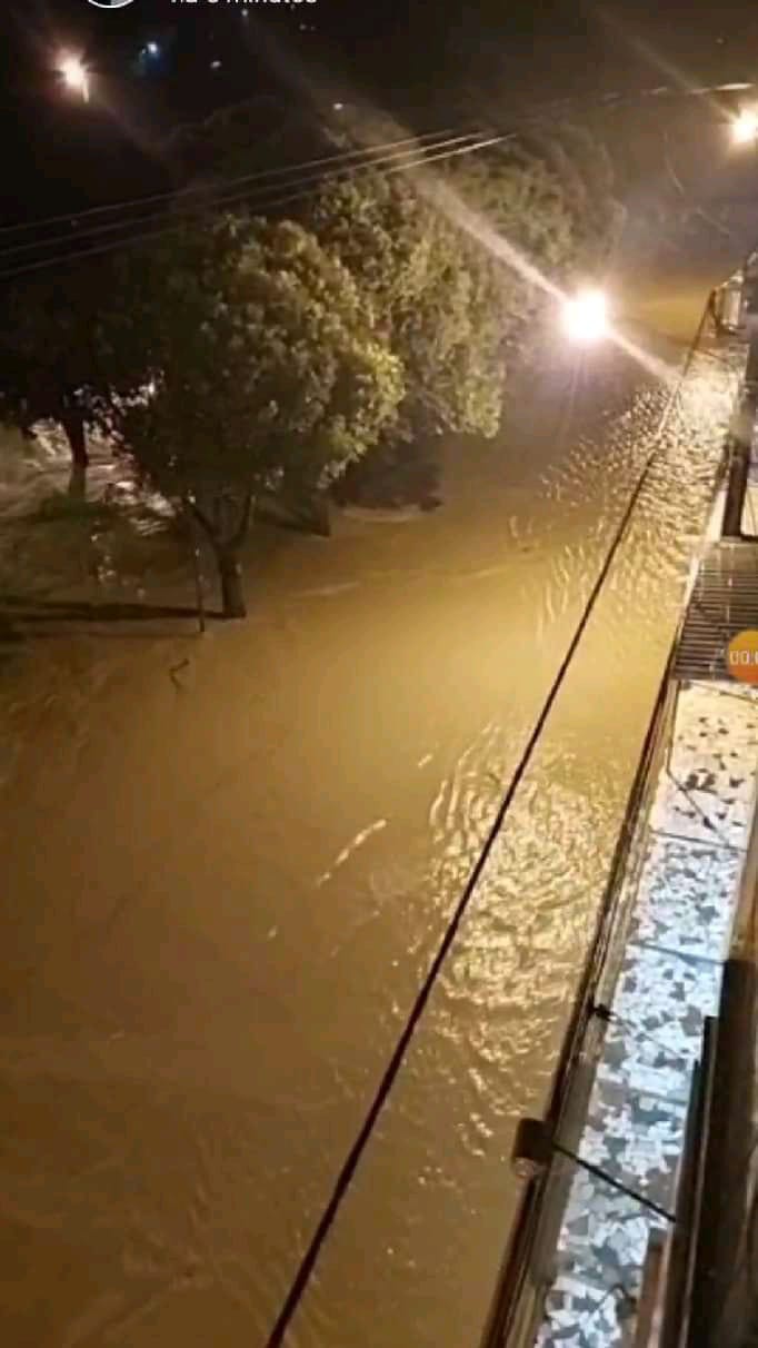 Alagamentos em Itaperuna, neta madrugada, 04. - reprodu&ccedil;&atilde;o internet