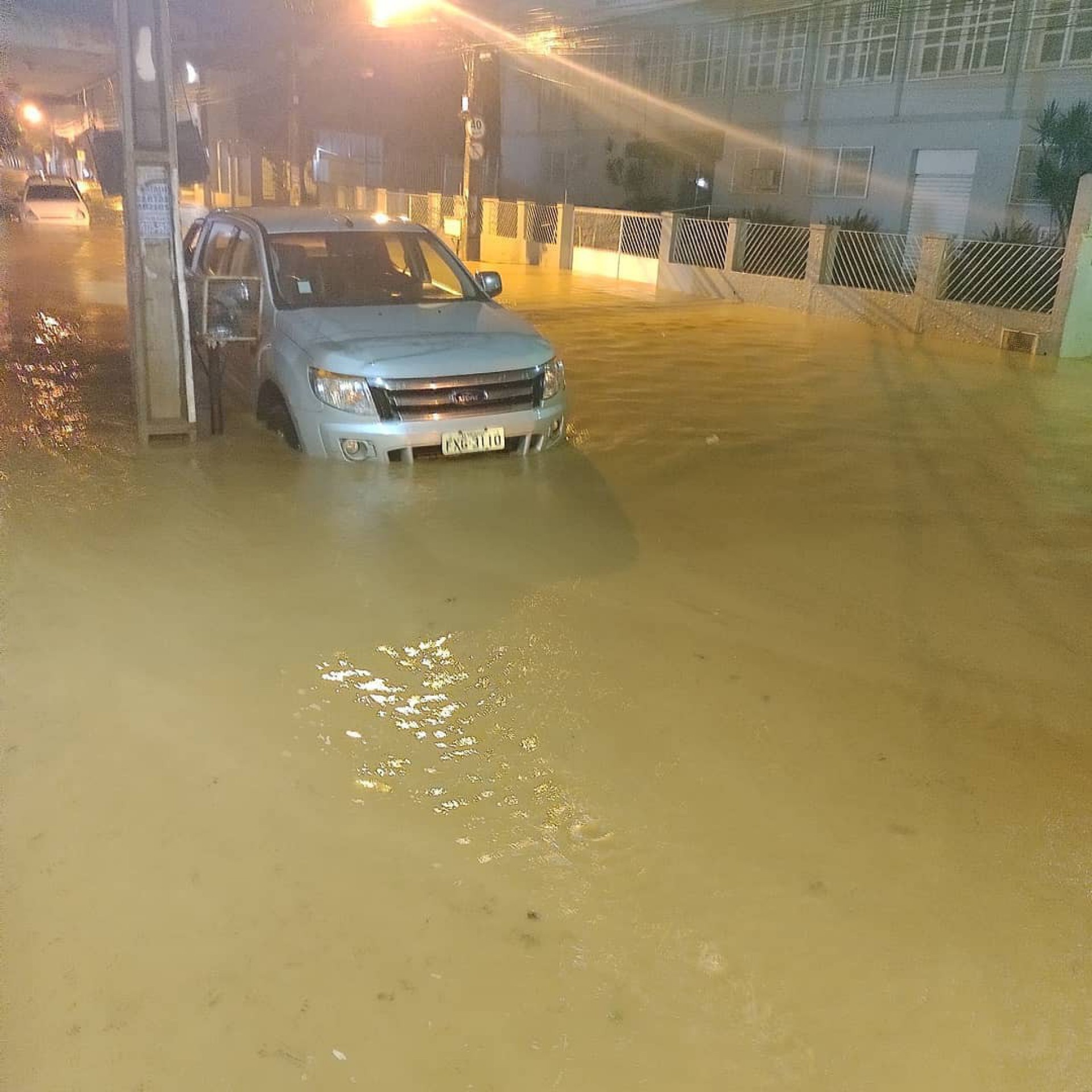 Alagamentos em Itaperuna, neta madrugada, 04. - reprodu&ccedil;&atilde;o internet