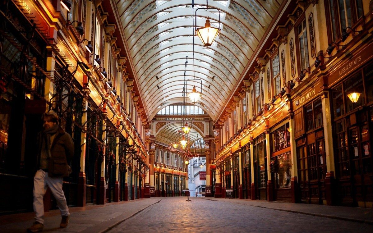 Vacina&ccedil;&atilde;o lenta e novas cepas levam pa&iacute;ses europeus a refor&ccedil;ar restri&ccedil;&otilde;es