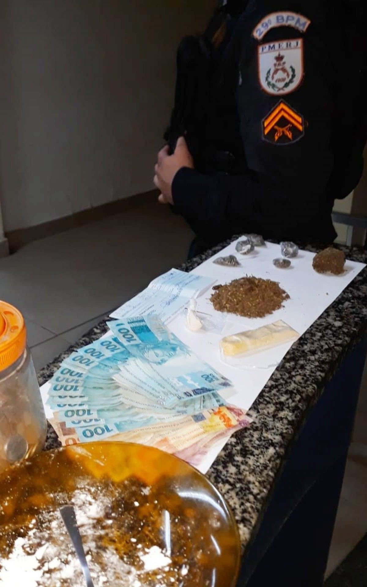 Levado até a 144ª Delegacia Legal, suspeito acabou autuado em flagrante. - Foto: divulgação