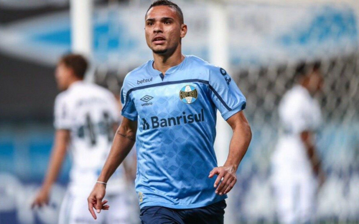 Emprestado pelo Botafogo, Luiz Fernando s&oacute; ter&aacute; futuro definido pelo Gr&ecirc;mio ap&oacute;s Copa do Brasil