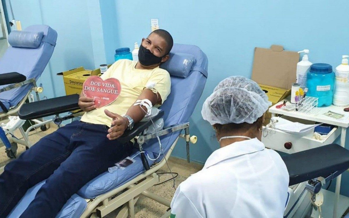 Pessoas que já tiveram Covid-19 podem doar, uma vez que não há confirmação de contaminação por transfusão de sangue - Divulgação