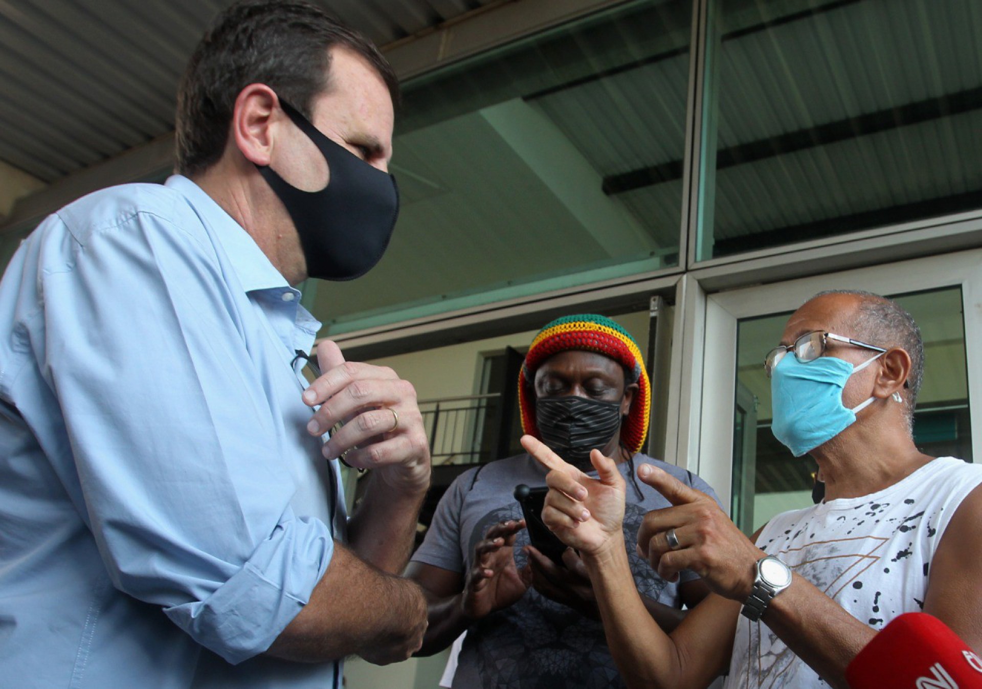 Eduardo Paes visita Hospital Ronaldo Gazolla,em Acari  - Estefan Radovicz / Agência O Dia 