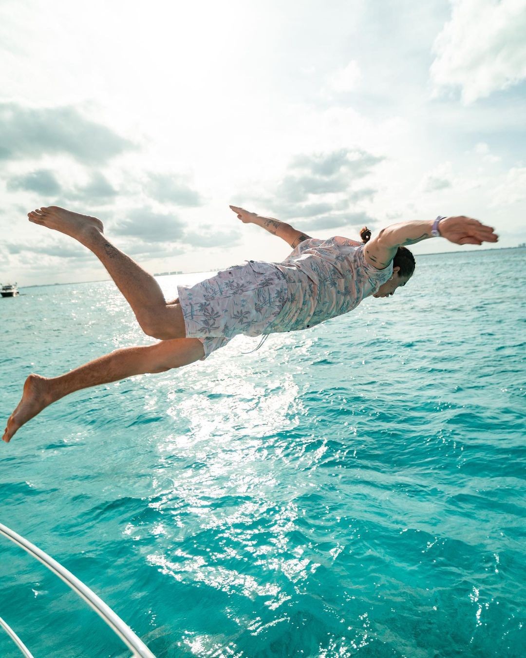 Whindersson Nunes comemora aniversário em barco - Reprodução Internet