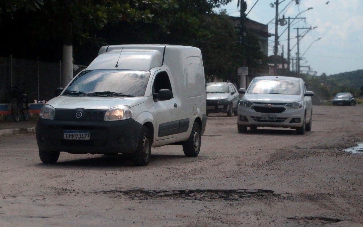 Especial - Problemas na cidade de Mag&eacute;. Rua das Flores.